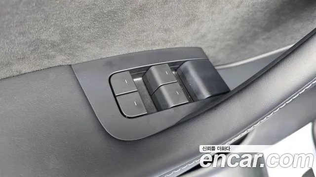 Tesla Model Y — Фото автомобиля 27