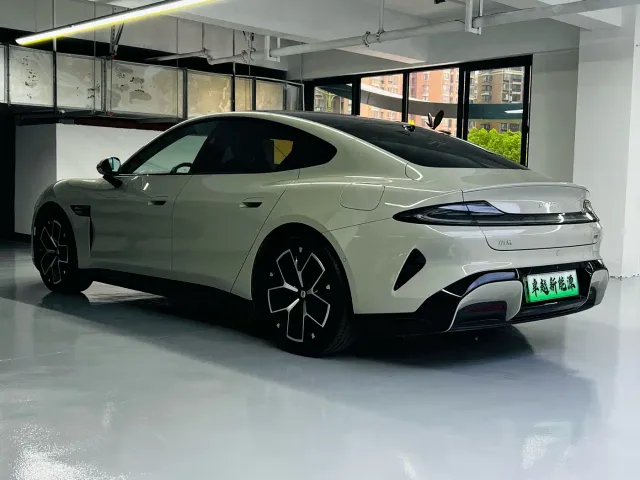 Xiaomi SU7 — Фото автомобиля 13