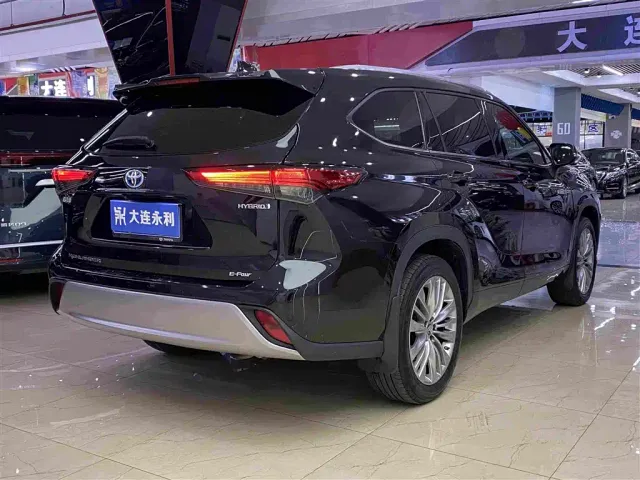 Toyota Highlander — Фото автомобиля 17