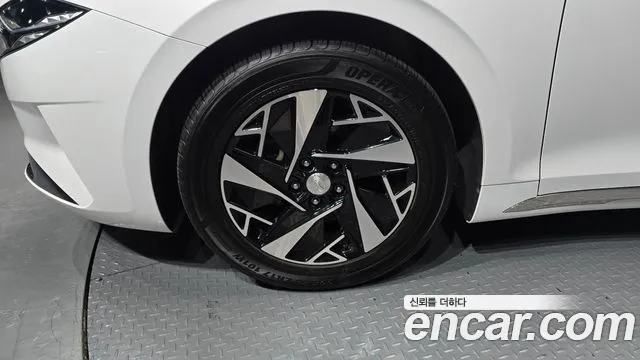 Hyundai Grandeur (New) Hybrid — Фото автомобиля 5