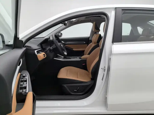 Geely Emgrand — Фото автомобиля 10