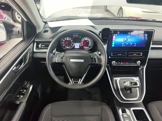 Haval M6 — Фото автомобиля 10