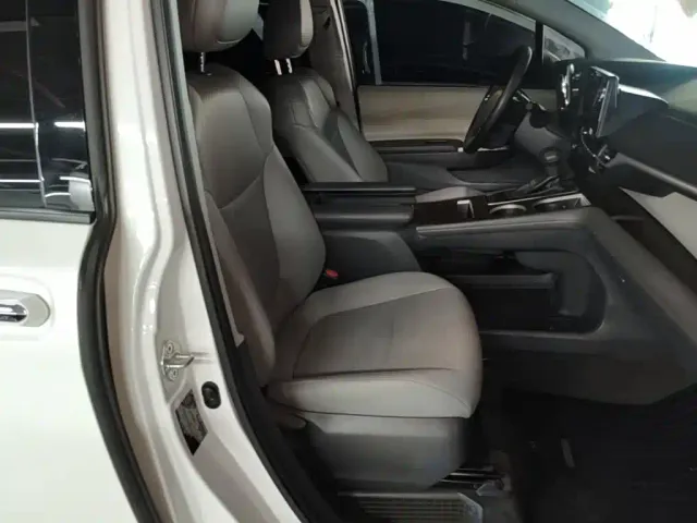 Toyota Granvia — Фото автомобиля 24