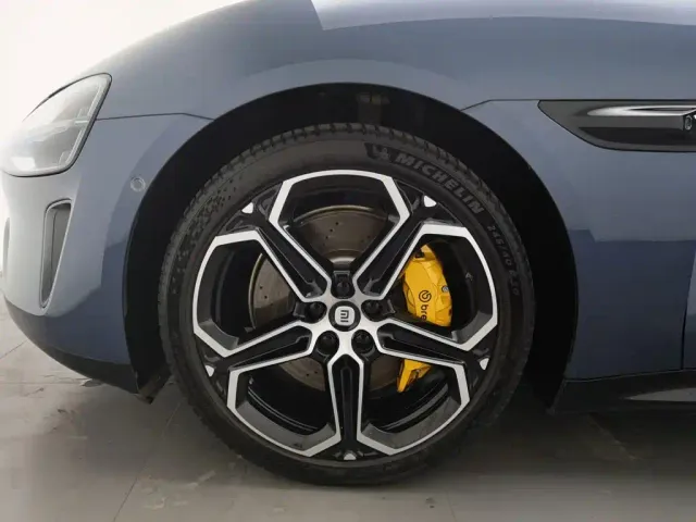 Xiaomi SU7 — Фото автомобиля 17