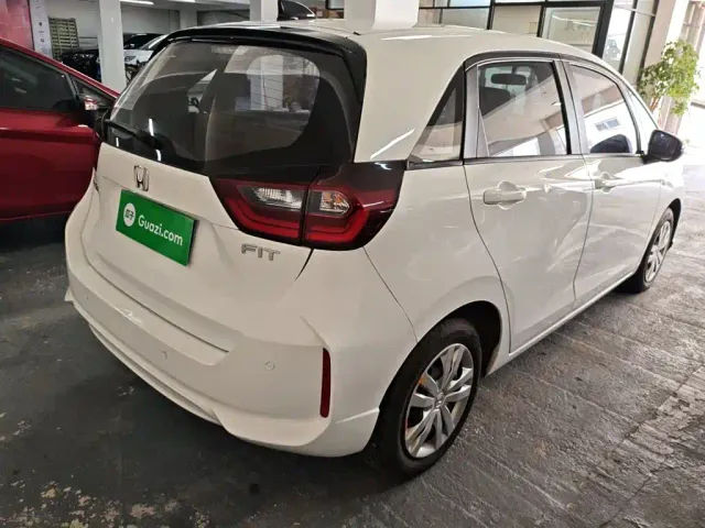 Honda Fit — Фото автомобиля 4