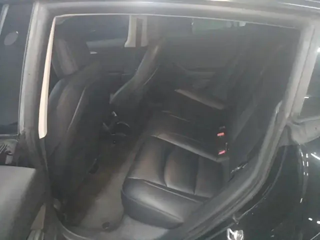 Tesla Model 3 — Фото автомобиля 16