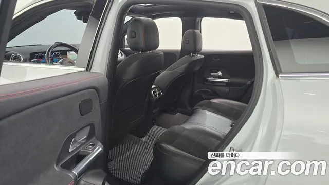 Mercedes-Benz EQA — Фото автомобиля 11