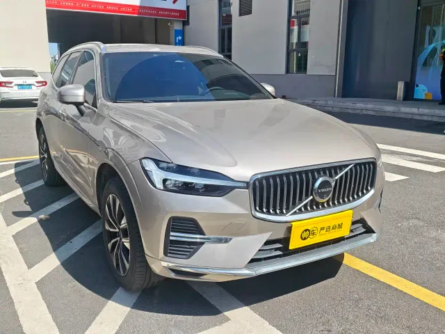 Volvo XC60 — Фото автомобиля 3