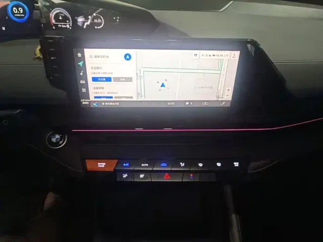 Changan Changan UNI-V 2022 1.5T Premium Model — Фото автомобиля 12