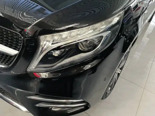 Mercedes-Benz V-Class — Фото автомобиля 23