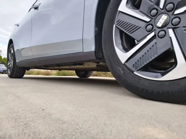 Geely Galaxy L6 — Фото автомобиля 20
