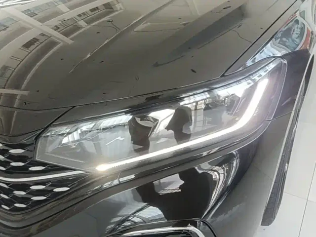 Volkswagen Passat — Фото автомобиля 23