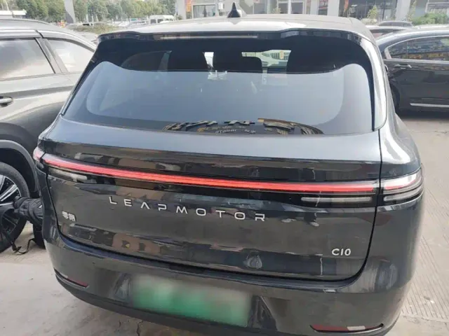 Leapmotor C10 — Фото автомобиля 5