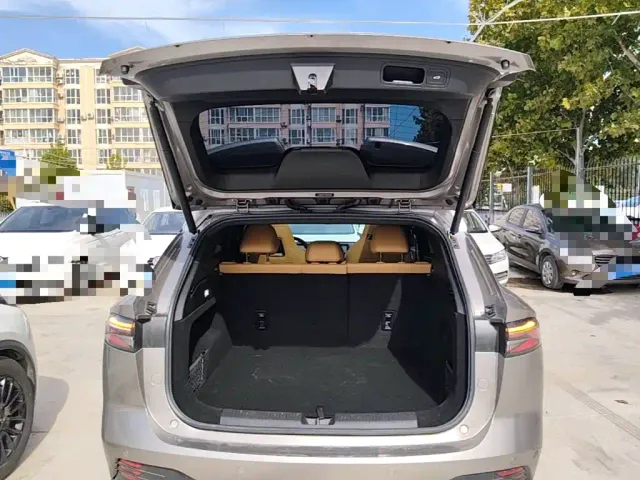 Roewe RX5 — Фото автомобиля 18