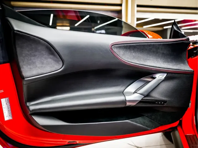 Ferrari SF90 — Фото автомобиля 9