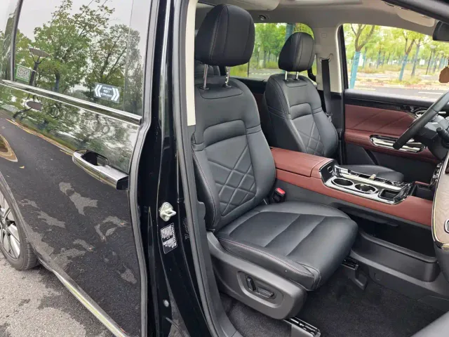 GAC Trumpchi E8 — Фото автомобиля 11