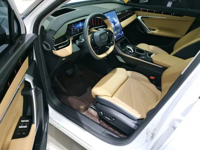 Geely Boyue L — Фото автомобиля 15