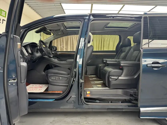 GAC Trumpchi M8 — Фото автомобиля 12