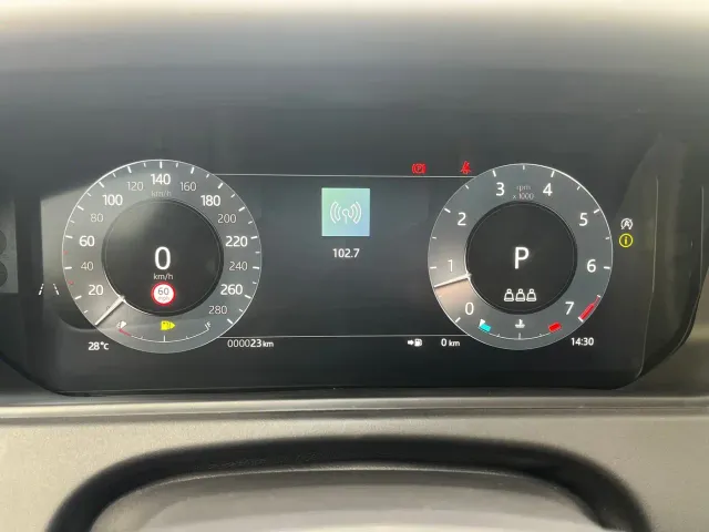 Land Rover Range Rover Velar — Фото автомобиля 3