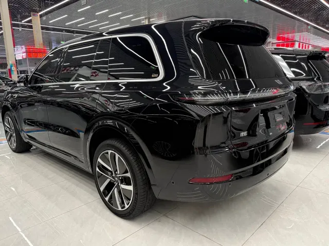 Li Auto L9 — Фото автомобиля 9