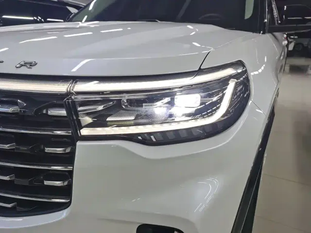 Ford Explorer — Фото автомобиля 9