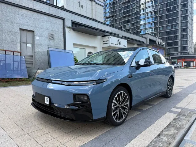 Фотография автомобиля — Leapmotor B01