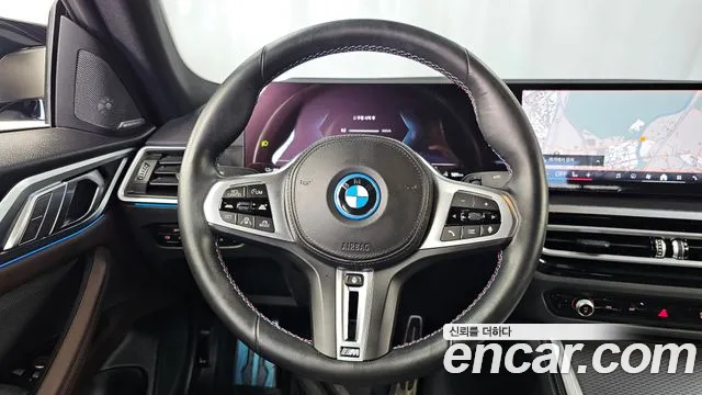 BMW i4 — Фото автомобиля 19