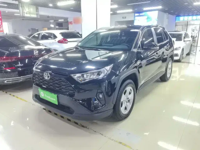 Фотография автомобиля — Toyota RAV4