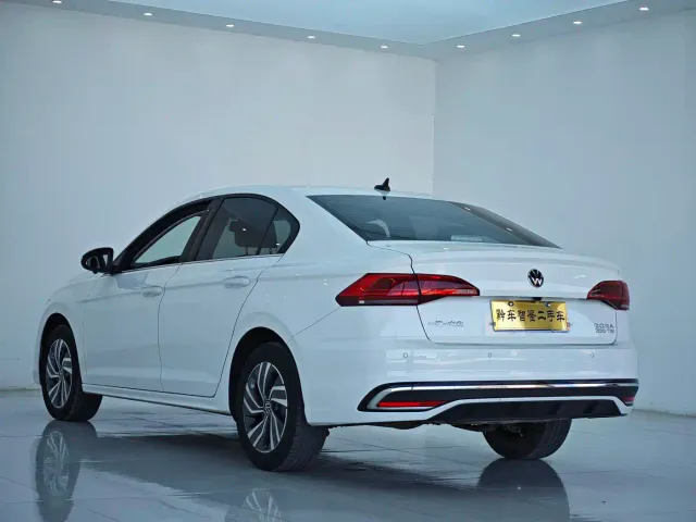 Volkswagen Bora — Фото автомобиля 4