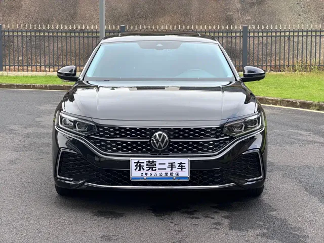 Volkswagen Passat — Фото автомобиля 3