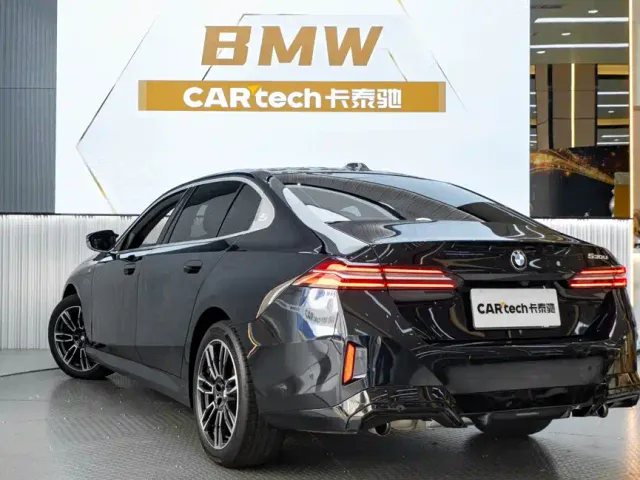 BMW 5 Series — Фото автомобиля 6
