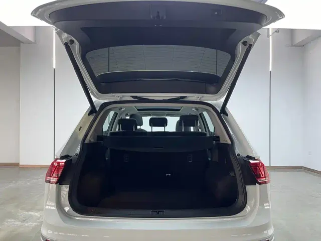 Volkswagen Tiguan L — Фото автомобиля 6