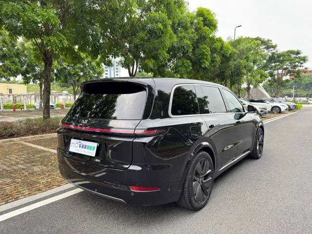 Li Auto L9 — Фото автомобиля 6