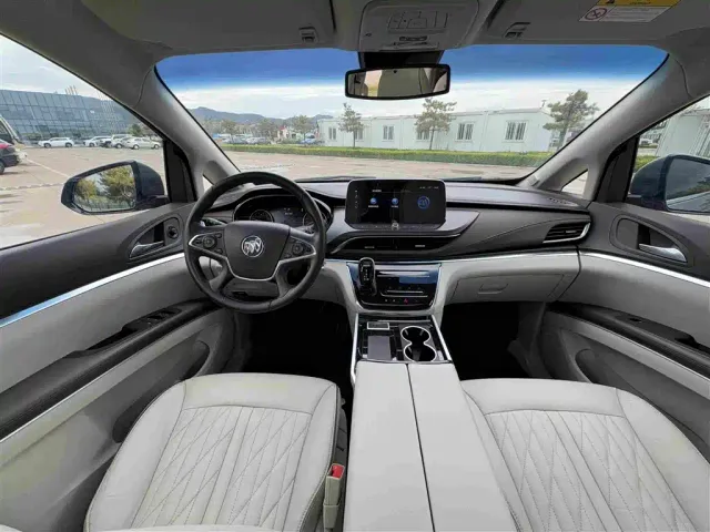 Buick GL8 — Фото автомобиля 6