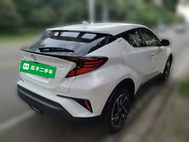 Toyota C-HR — Фото автомобиля 4