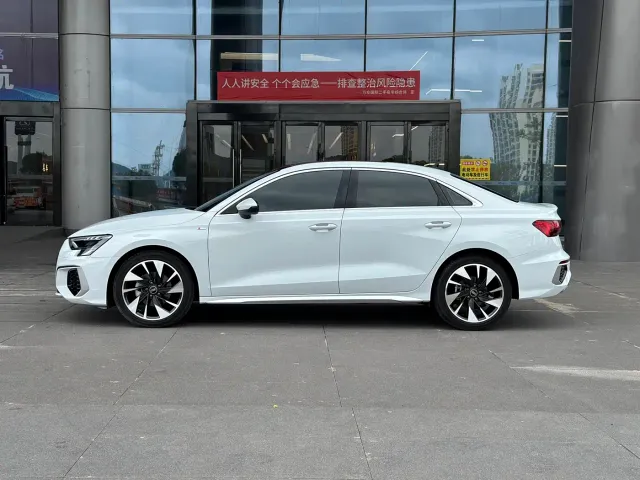Audi A3 — Фото автомобиля 4
