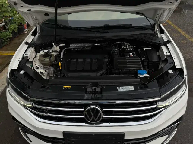 Volkswagen Tiguan L — Фото автомобиля 9