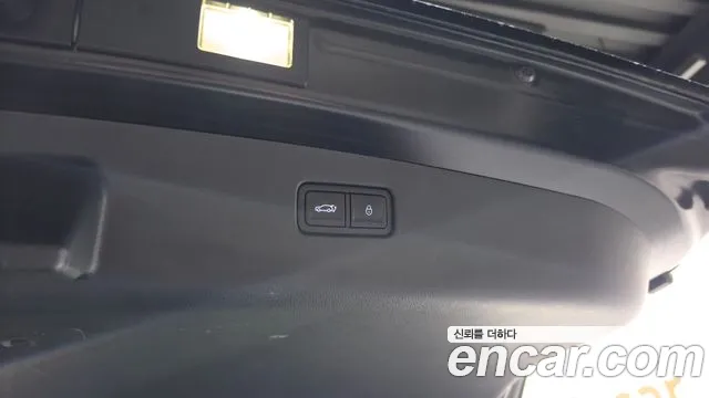 Genesis GV70 — Фото автомобиля 30