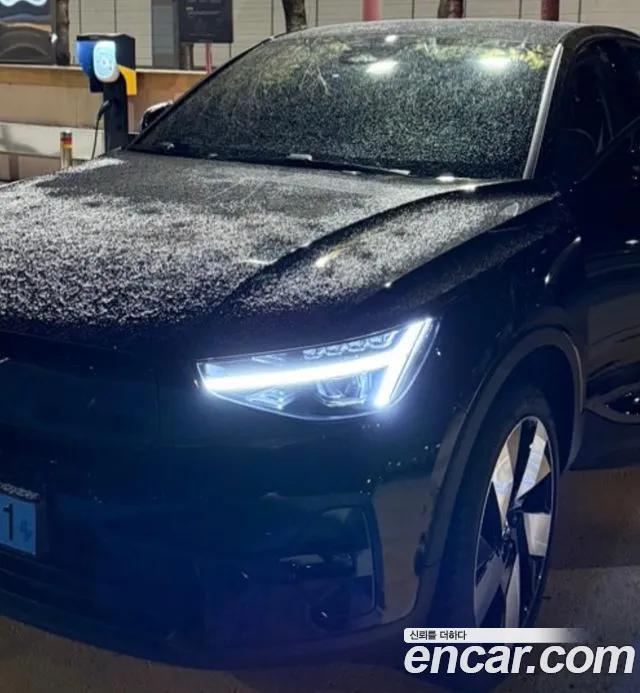 Вольво C40 — Фото автомобиля 2