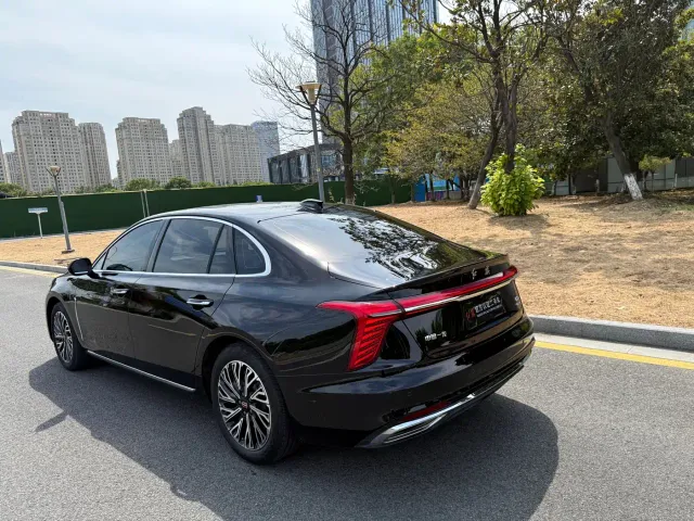Hongqi H5 — Фото автомобиля 13