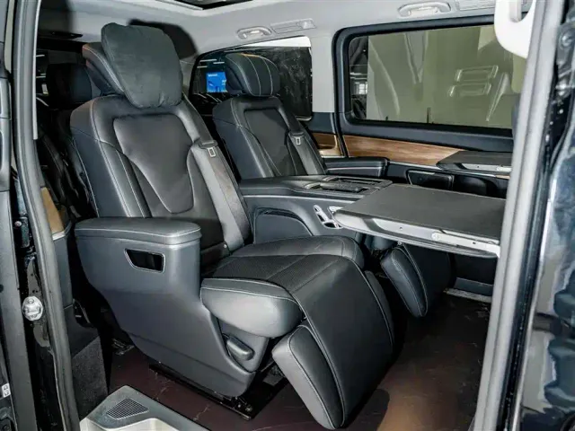 Mercedes-Benz V-Class — Фото автомобиля 25