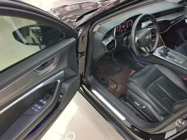Audi A6L — Фото автомобиля 15