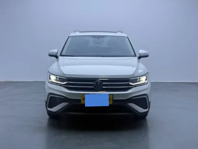 Volkswagen Tiguan L — Фото автомобиля 7