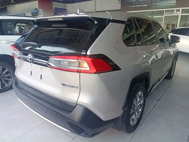 Toyota Wildlander — Фото автомобиля 6