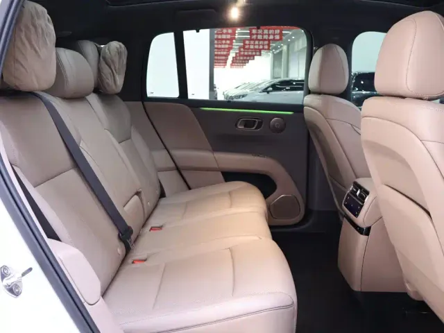 Li Auto i6 — Фото автомобиля 22