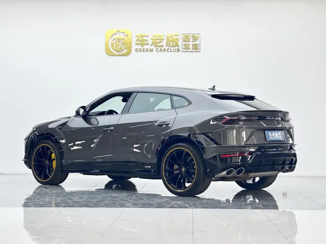 Lamborghini Urus — Фото автомобиля 6