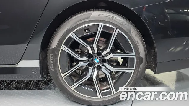 BMW 7 Series G70 — Фото автомобиля 6