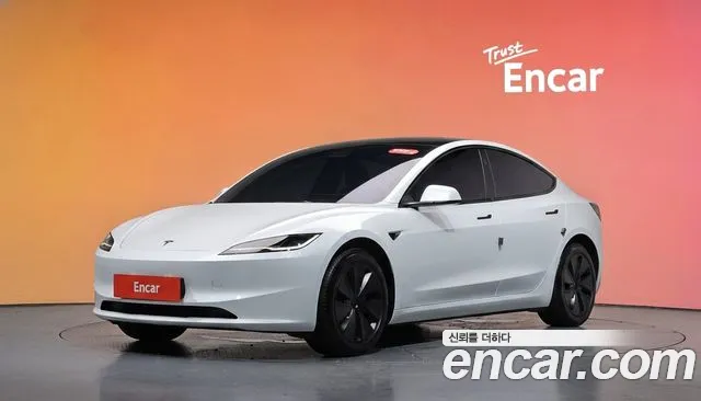 Фотография автомобиля — Tesla Model 3
