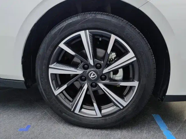 Changan Eado — Фото автомобиля 6
