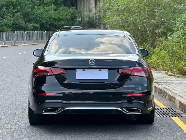 Mercedes-Benz E-Class — Фото автомобиля 14